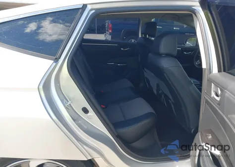 2018 Honda Clarity Plug-In Hybrid from USA, damaged, VIN JHMZC5F19JC008589